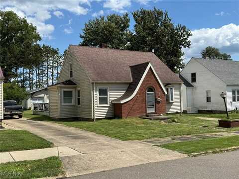 145 Chapman Avenue, Newcomerstown, OH 43832