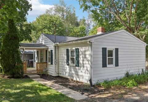 2851 Roanoke Avenue, Akron, OH 44312