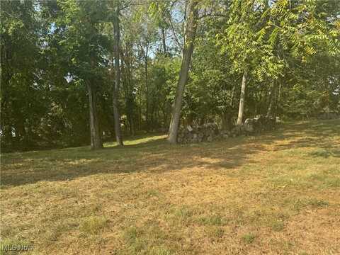 E Ray- 36A Drive, Zanesville, OH 43701