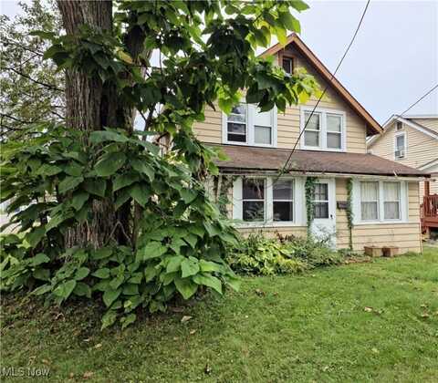 844 Peach Boulevard, Willoughby, OH 44094