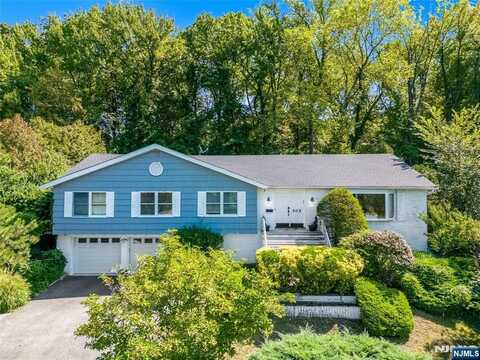 505 Adele Court, Englewood, NJ 07631