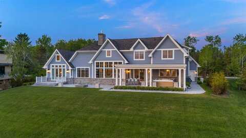 7615 Oyster Bay, Charlevoix, MI 49720