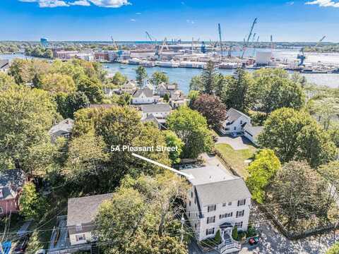 5 Pleasant Street, Kittery, ME 03904