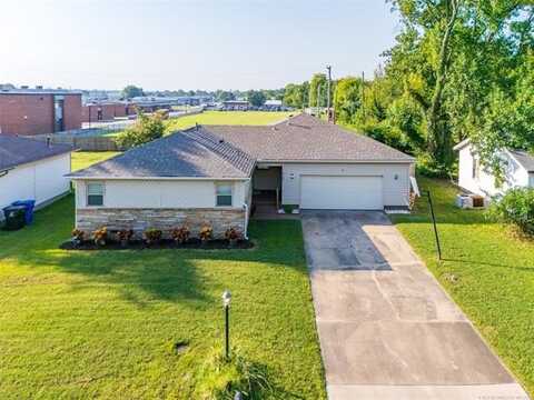 713 E Fort Worth Street, Broken Arrow, OK 74012
