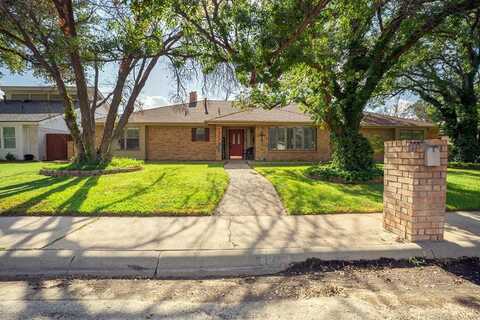 4303 Arroyo Dr, Midland, TX 79707