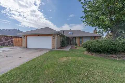 1360 NW 7th Place, Moore, OK 73170