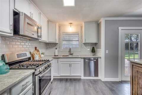 1001 Tanglewood, Greenville, TX 75402