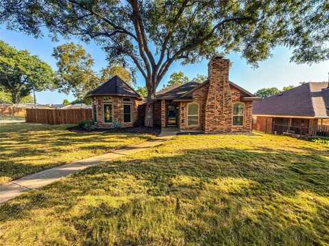 303 E Hillcroft Drive, Duncanville, TX 75137