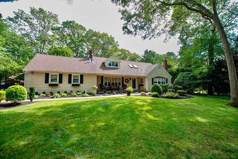 121 Hobson Avenue, Saint James, NY 11780