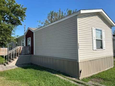 3307 E PLANTATION DR, LA PORTE, TX 77571