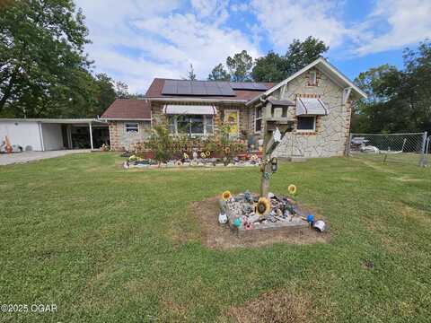 106 S Jesse James Road, Pineville, MO 64856