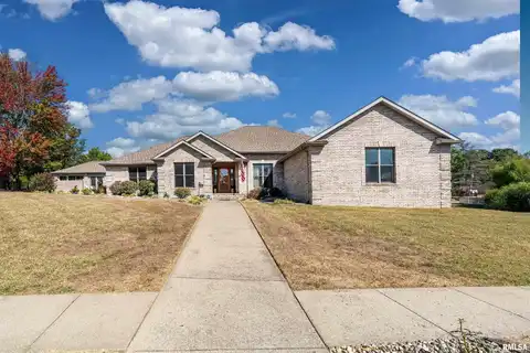 2200 BRENTWOOD Drive, Marion, IL 62959