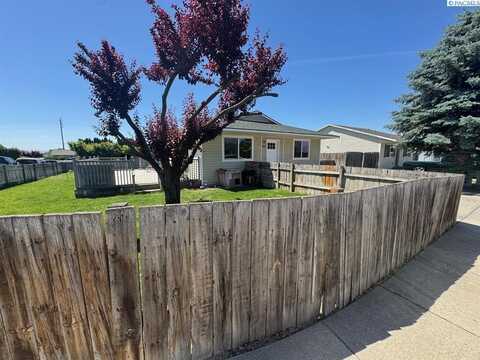 866 Ismo Loop, Sunnyside, WA 98944