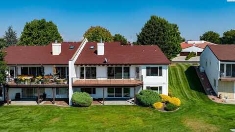 1913 Meadows Dr N, Richland, WA 99352