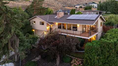2513 Blue Hill Ct, Richland, WA 99352