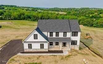 936 Emerald Valley Lane, Bangor, PA 18013