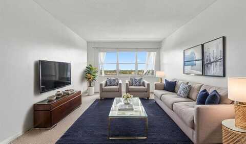 2555 NE 11th St, Fort Lauderdale, FL 33304
