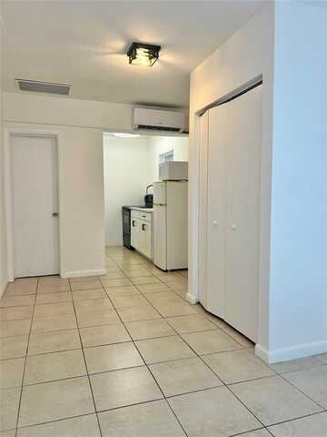 117 SE 4th St, Hallandale Beach, FL 33009