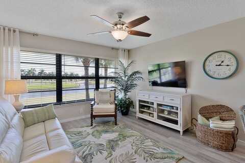 1 Plantation Drive unit: 202, Vero Beach, FL 32966