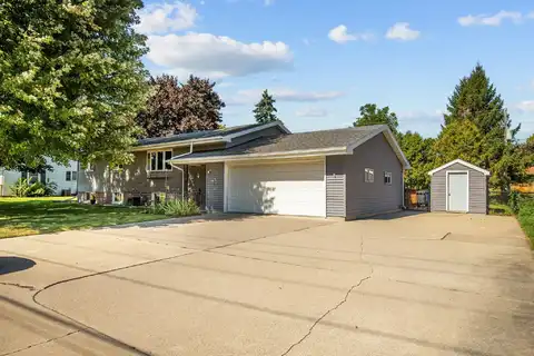 1558 W 9TH Avenue, OSHKOSH, WI 54902