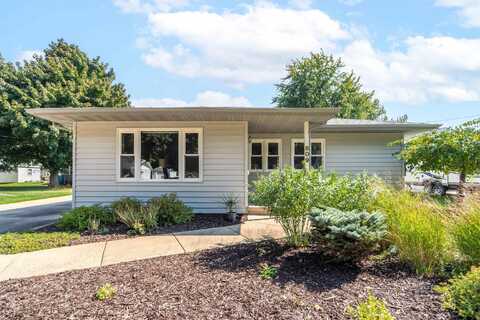 609 KARLYN Street, COMBINED LOCKS, WI 54113