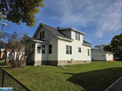 814 Summit St, Eveleth, MN 55734