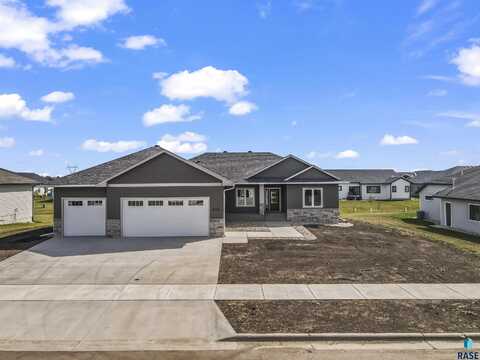 424 Andrew Ave, Harrisburg, SD 57032