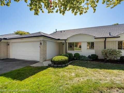 628 Country Club Drive, Saint Clair Shores, MI 48082