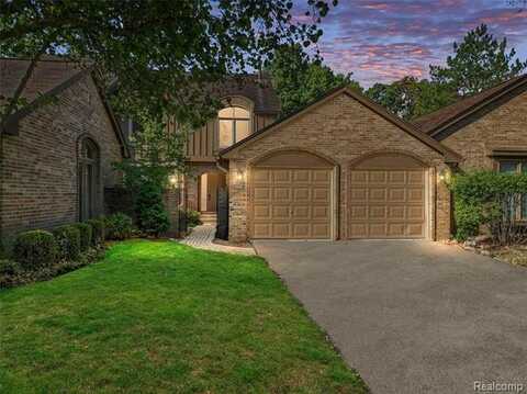 30435 Oakview Way, Bingham Farms, MI 48025