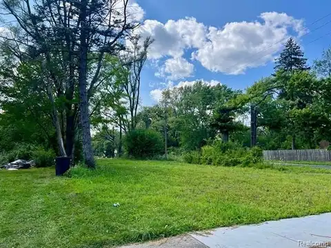 19511 GILCHRIST Street, Detroit, MI 48235