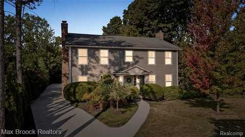 141 Lake Park Drive, Birmingham, MI 48009