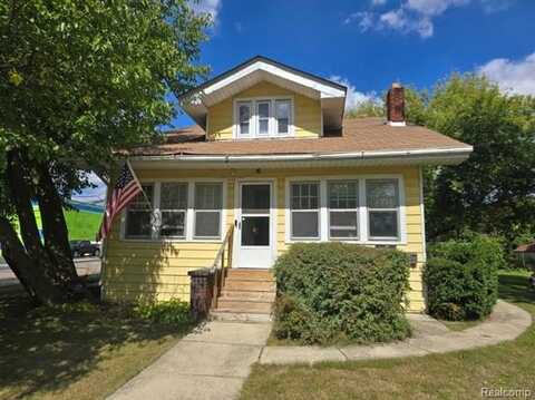 1074 Myrtle Avenue, Waterford, MI 48328