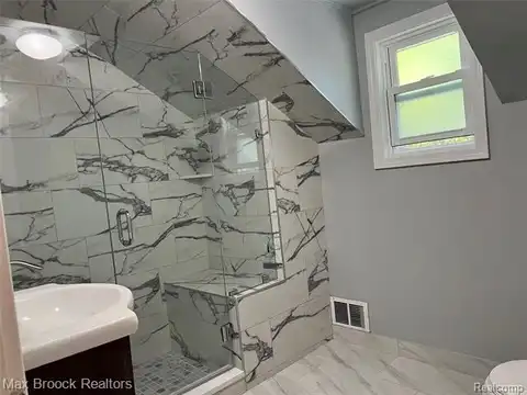 51136 TAYLOR Street, New Baltimore, MI 48047