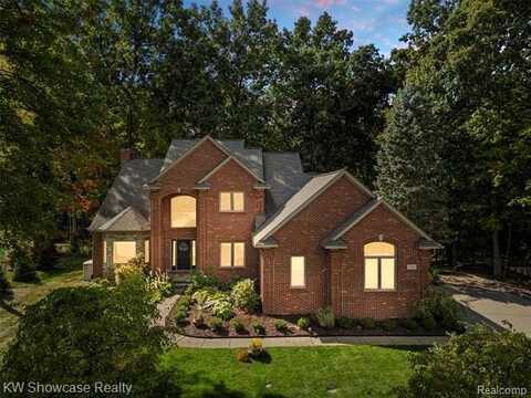 1713 Gleneagles, Highland, MI 48357