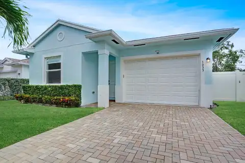 1033 Mango Drive, Delray Beach, FL 33444