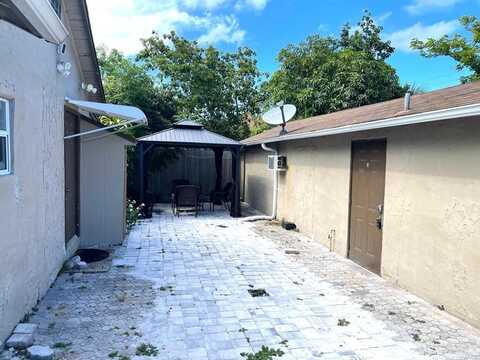 2403 Oswego Avenue S, West Palm Beach, FL 33409