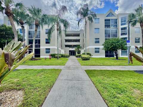 5910 Morningstar Circle, Delray Beach, FL 33484