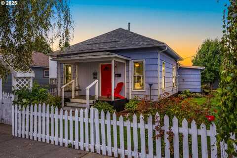 1071 SW CHURCH ST, Dallas, OR 97338