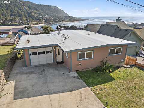 244 E 3RD ST, Yachats, OR 97498