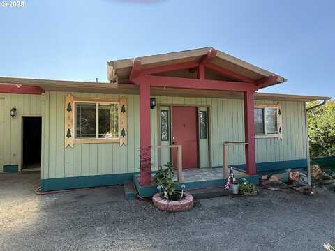 715 JACKSON AVE, Coos Bay, OR 97420