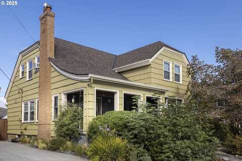 323 SE COWLS ST, McMinnville, OR 97128