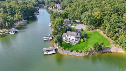 544 Woodbrook LN, Moneta, VA 24121