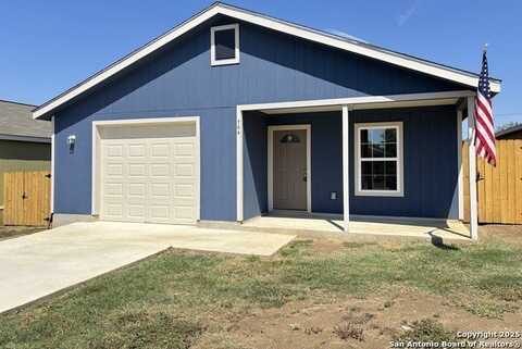 704 E 5th, Nixon, TX 78140