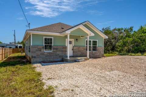 1734 Blueridge Dr, Canyon Lake, TX 78133