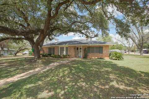 1017 E Trinity, Pearsall, TX 78061