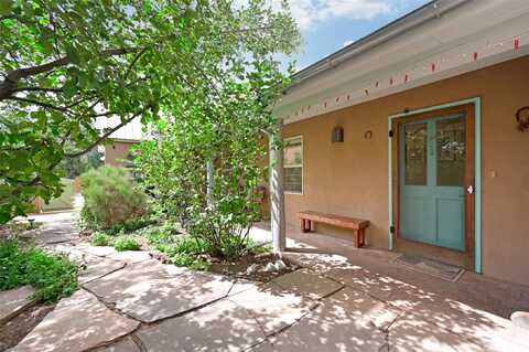 933 Nicole Place, Santa Fe, NM 87505