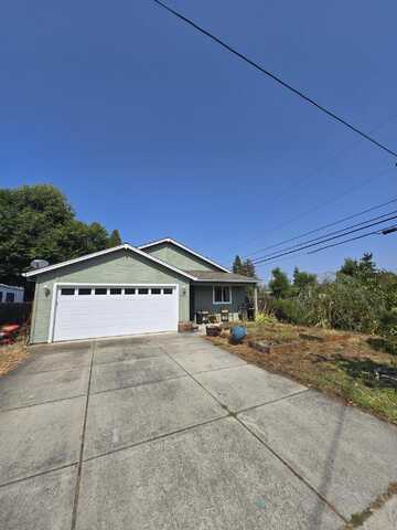 3885 Avenue C, White City, OR 97503
