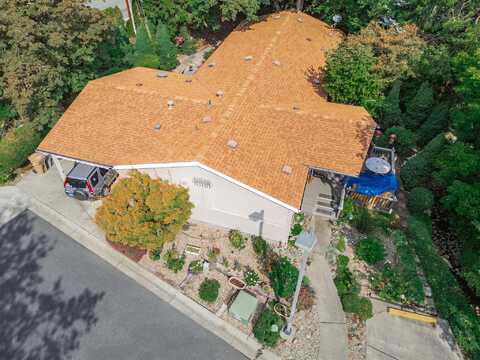 214 NW Creekside Drive, Grants Pass, OR 97526