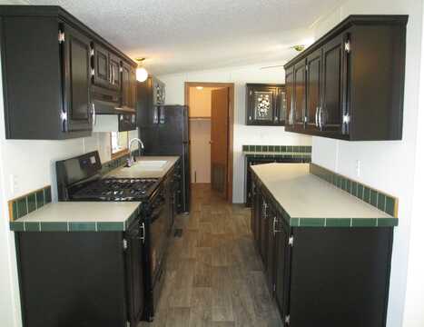 23263 Fountain Dr, Clinton, MI 48036
