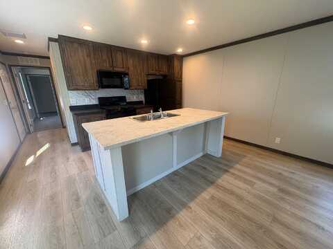 37839 Rosedale Dr, Clinton, MI 48036